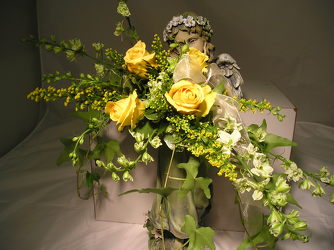 Inspirational Angel w/birdbath  In Waterford Michigan Jacobsen's Flowers