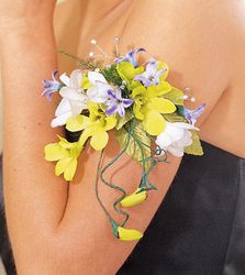 First Blush Armband In Waterford Michigan Jacobsen's Flowers