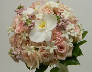Summer Wedding Bouquet In Waterford Michigan Jacobsen's Flowers